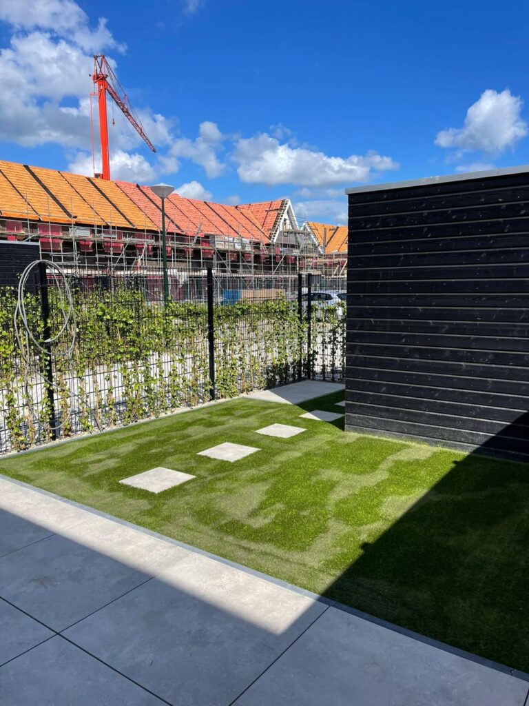 Niet elke tuin volledig bestraat, scheelt in de tuin bestraten offerte