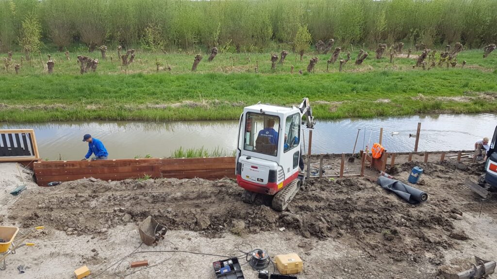 tuin afgraven met een kraan